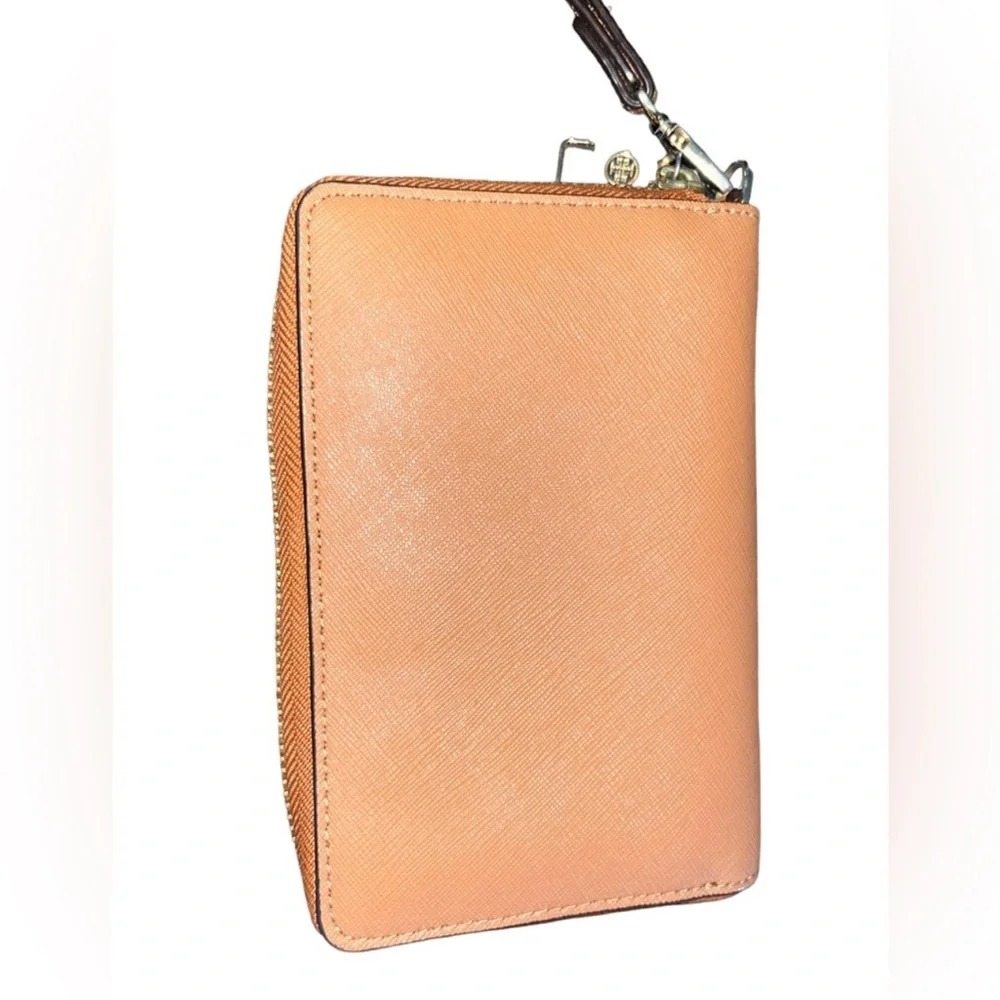 Tory Burch tory burch